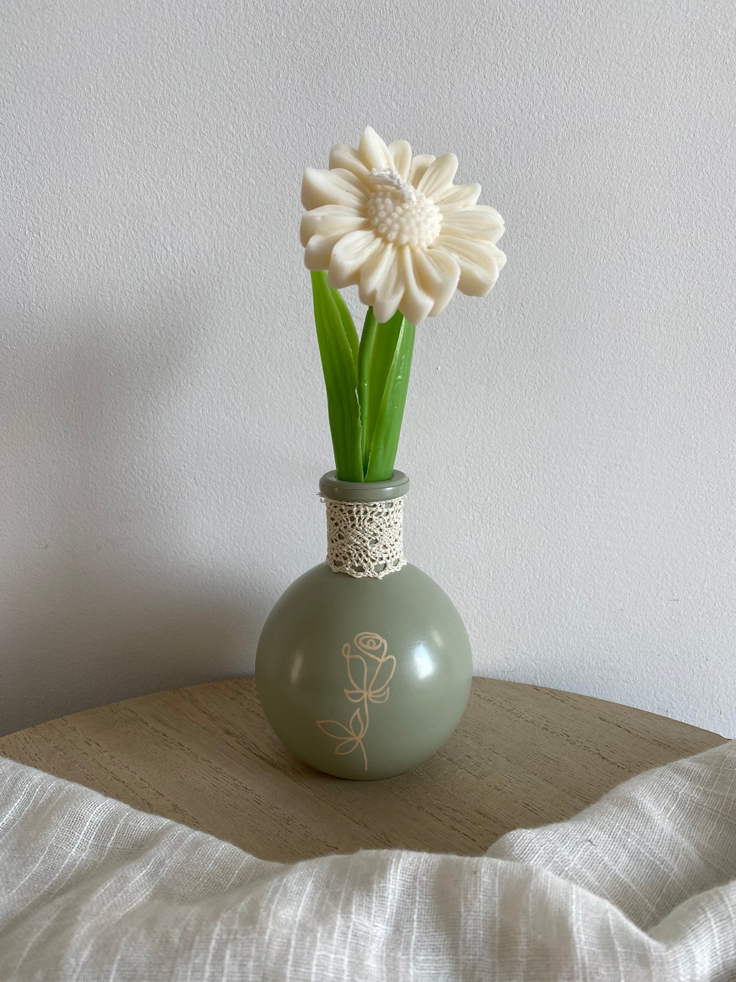 Vase Camille avec sa fleur-bougie parfumée